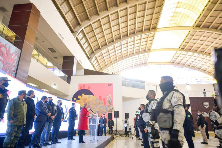 "Estamos dando un nuevo impulso al operativo Juntos por Juárez, en el que todas las fuerzas del orden reúnen sus capacidades para reestablecer la paz”, afirmó Marú Campos Galván.